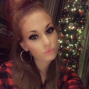 Meet your Posher, Mercedes